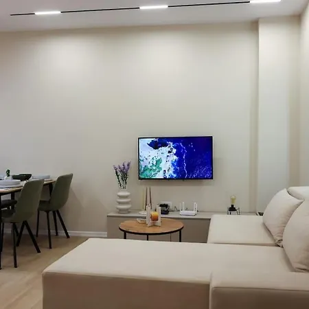 Smiley Port View 2bdr Center Apartment