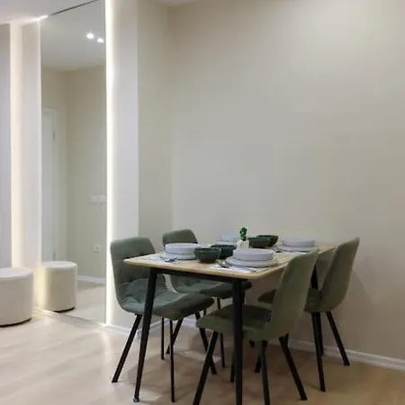 Smiley Port View 2bdr Center Apartment Durres