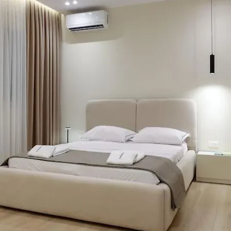 Apartment Smiley Port View 2bdr Center Durres